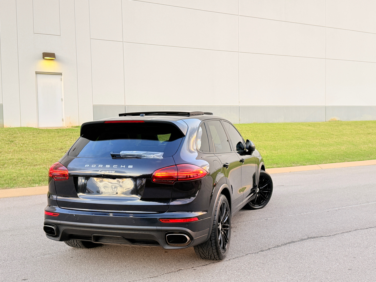 2016 Porsche Cayenne photo 7