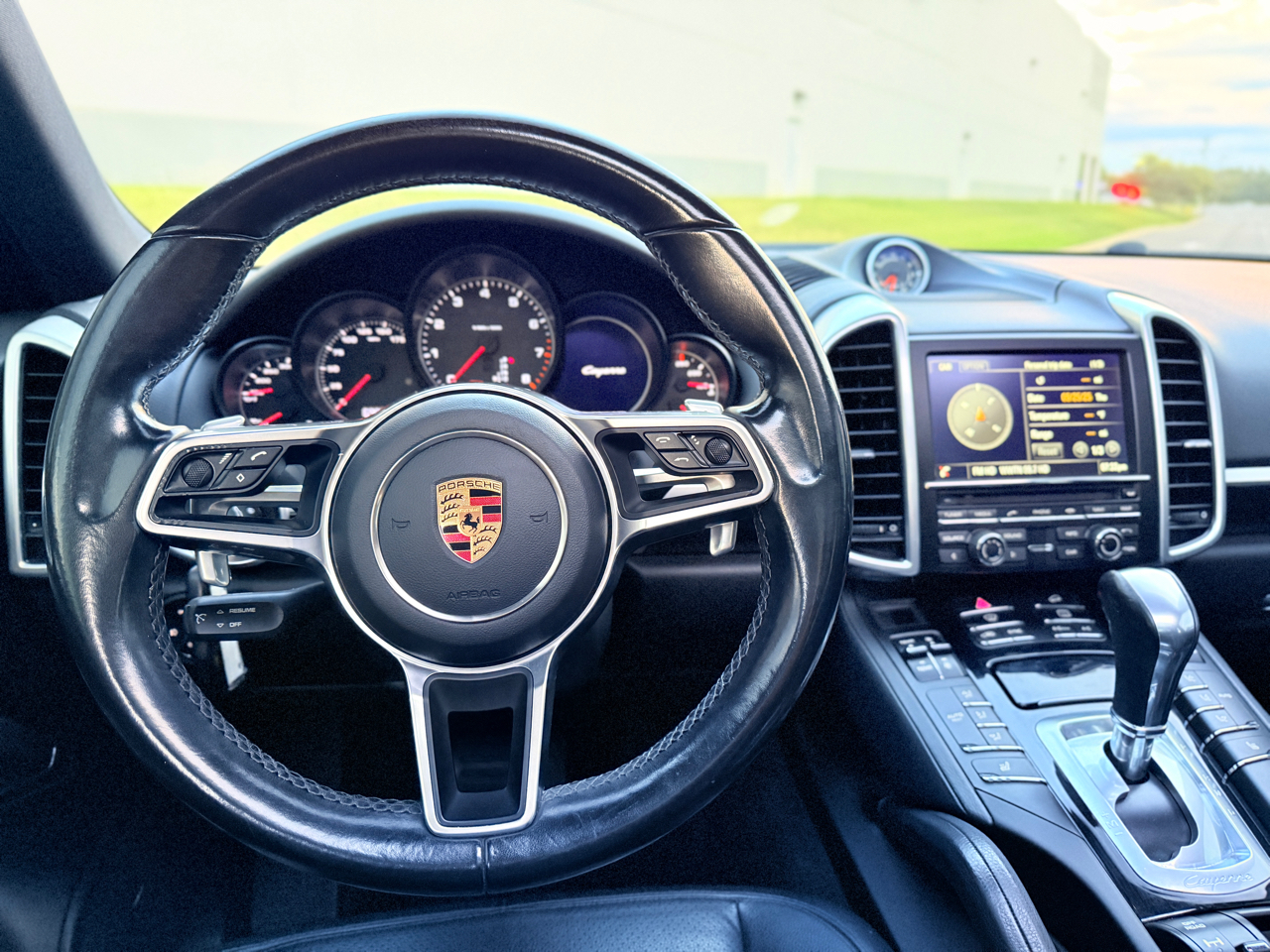 2016 Porsche Cayenne photo 9