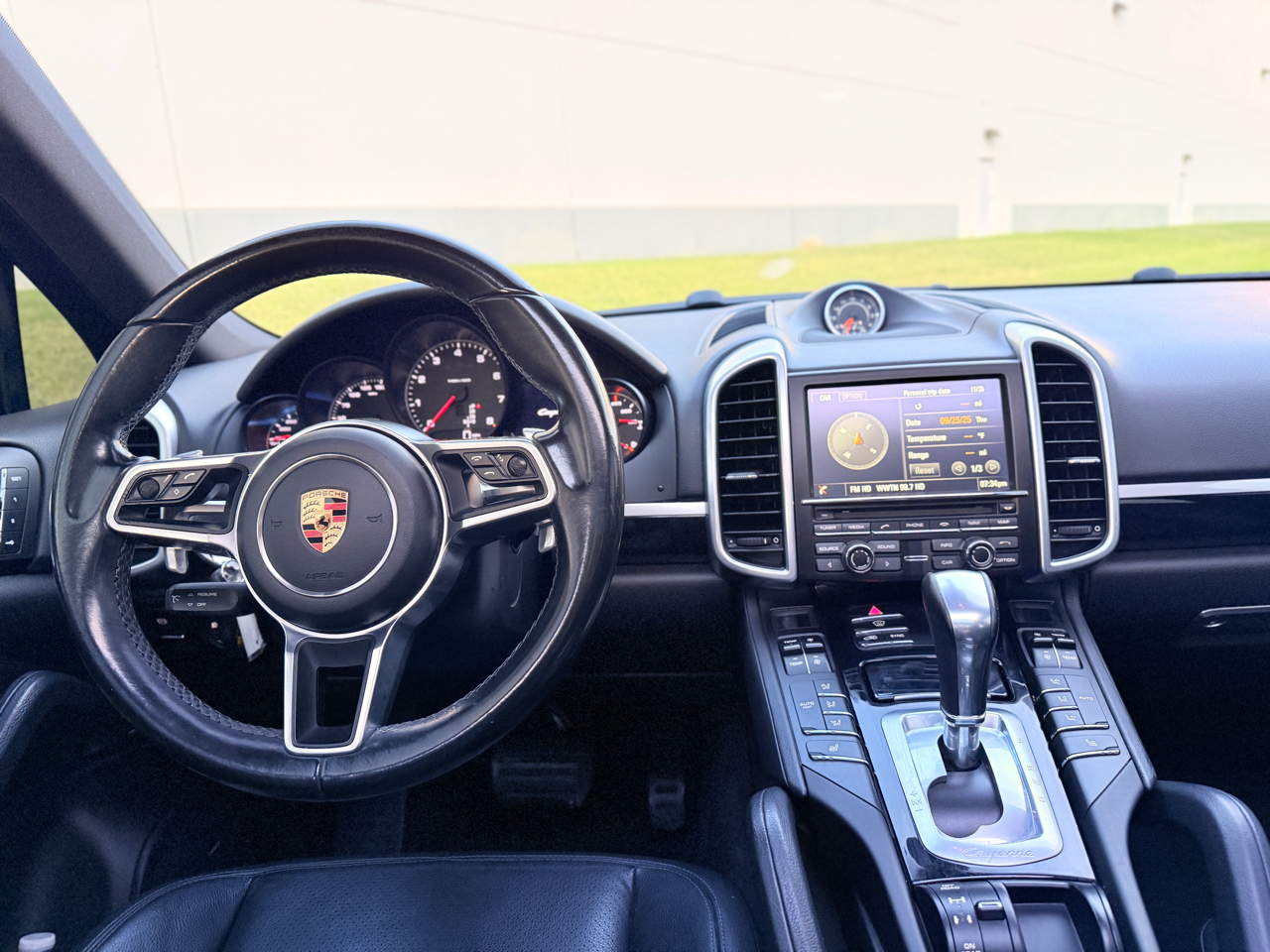 2016 Porsche Cayenne photo 10