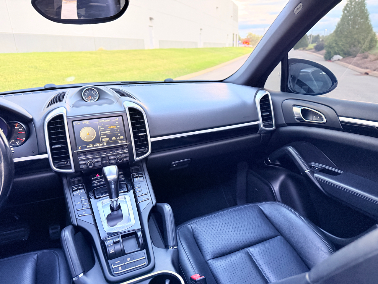 2016 Porsche Cayenne photo 13