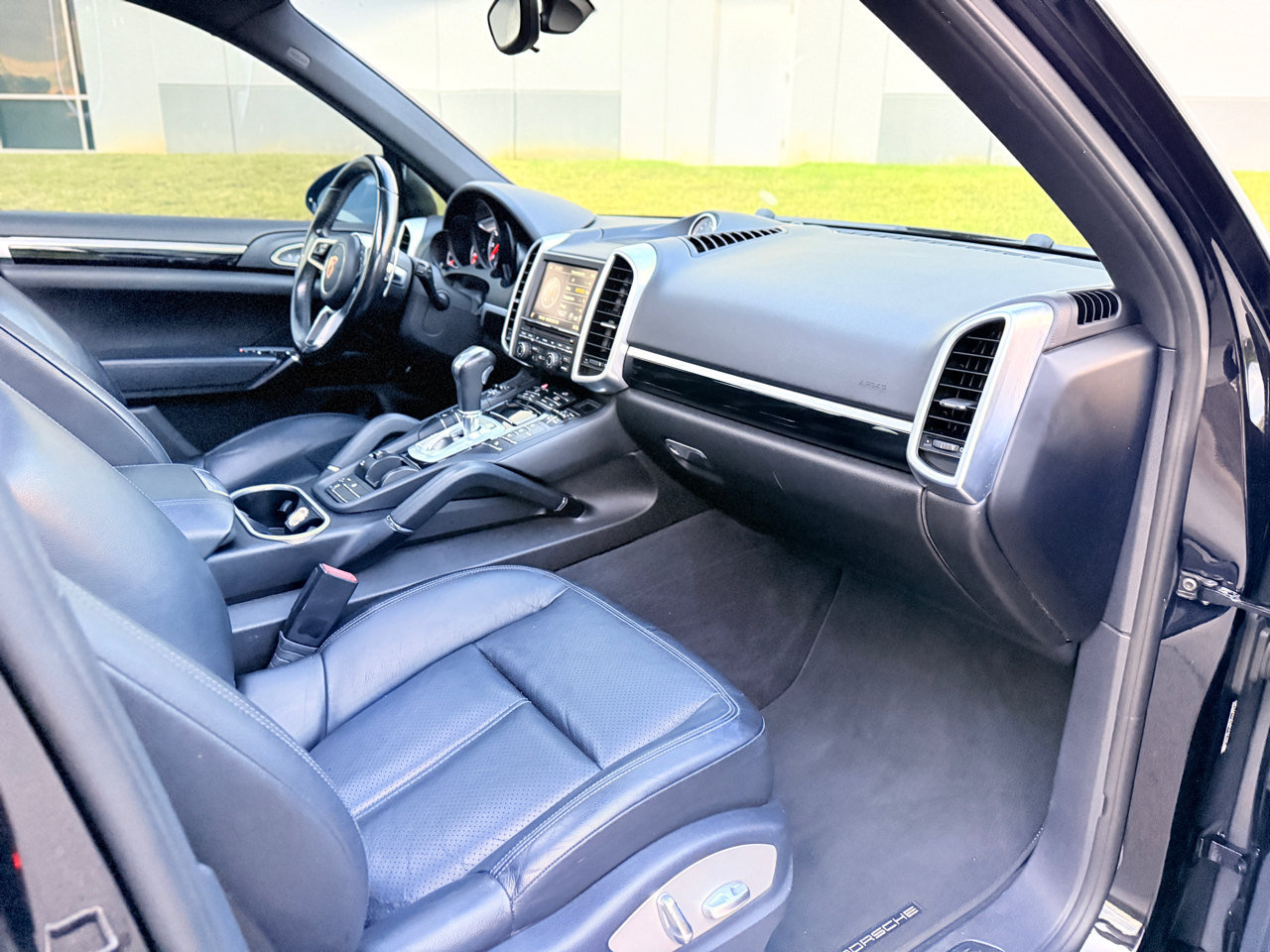 2016 Porsche Cayenne photo 14