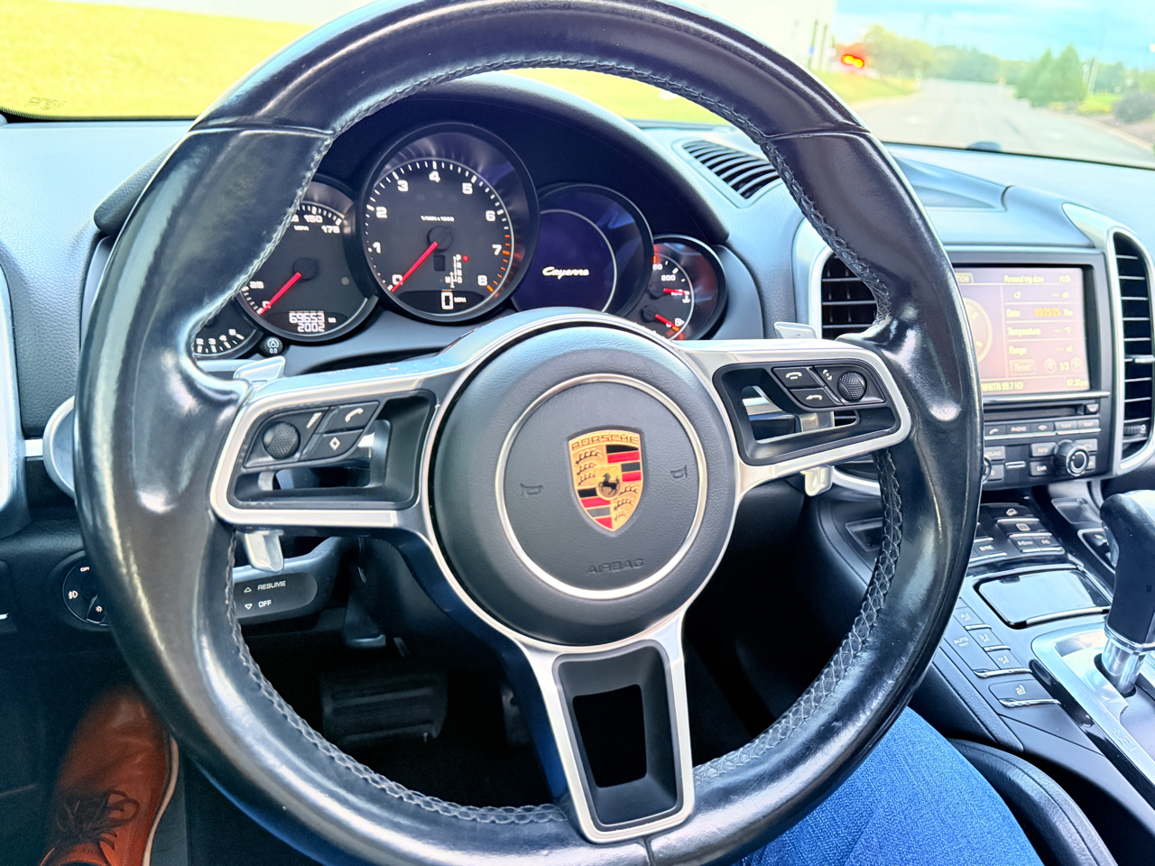 2016 Porsche Cayenne photo 18