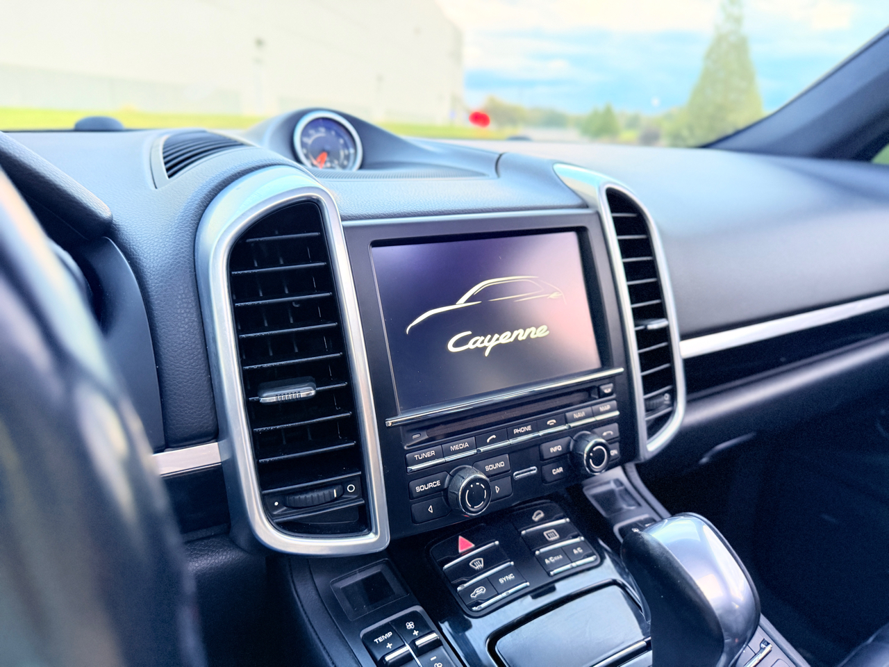 2016 Porsche Cayenne photo 19