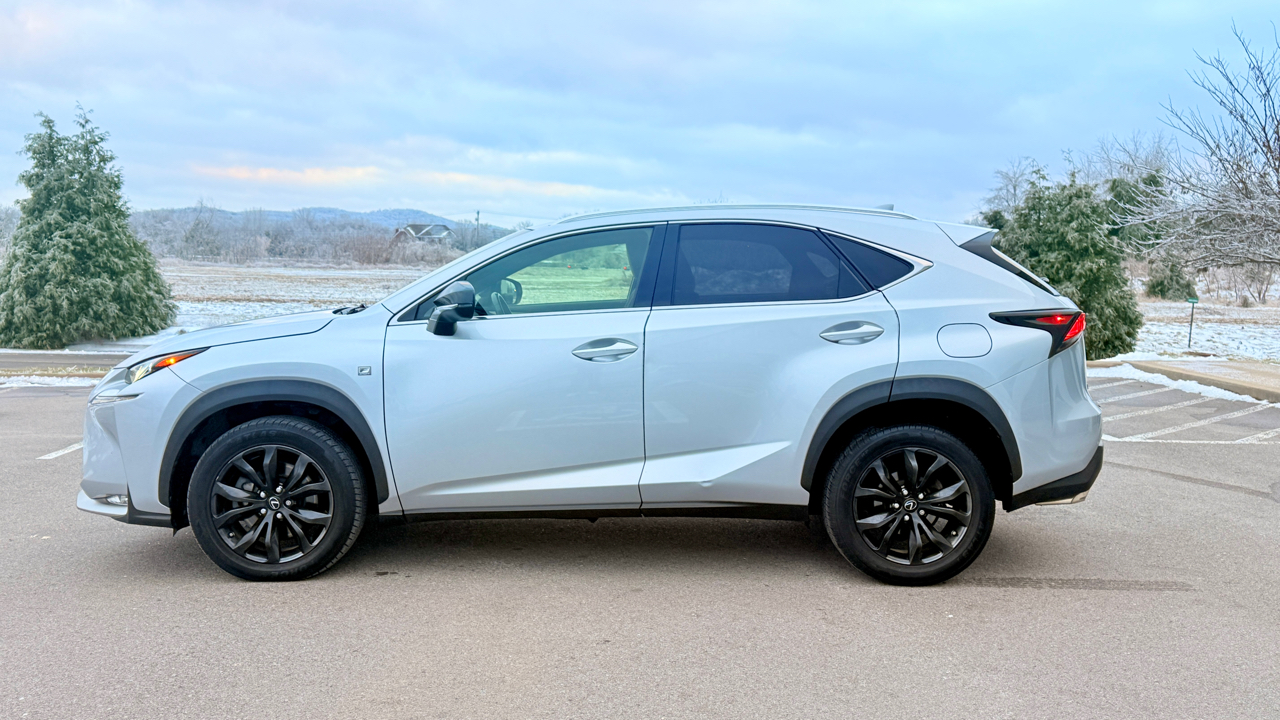 Lexus NX 200t  2017