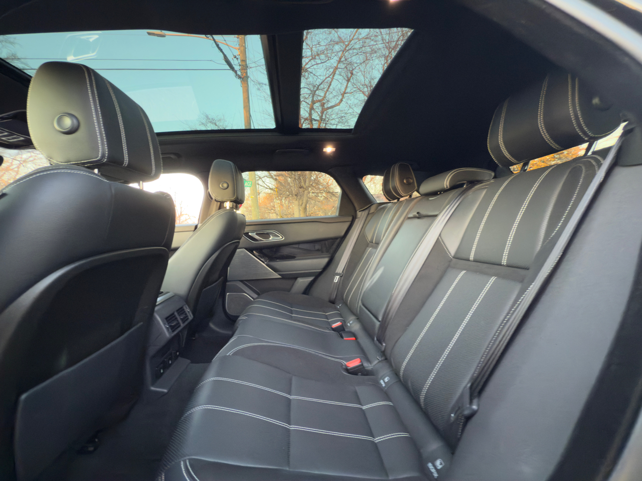 Land Rover Range Rover Velar  2018