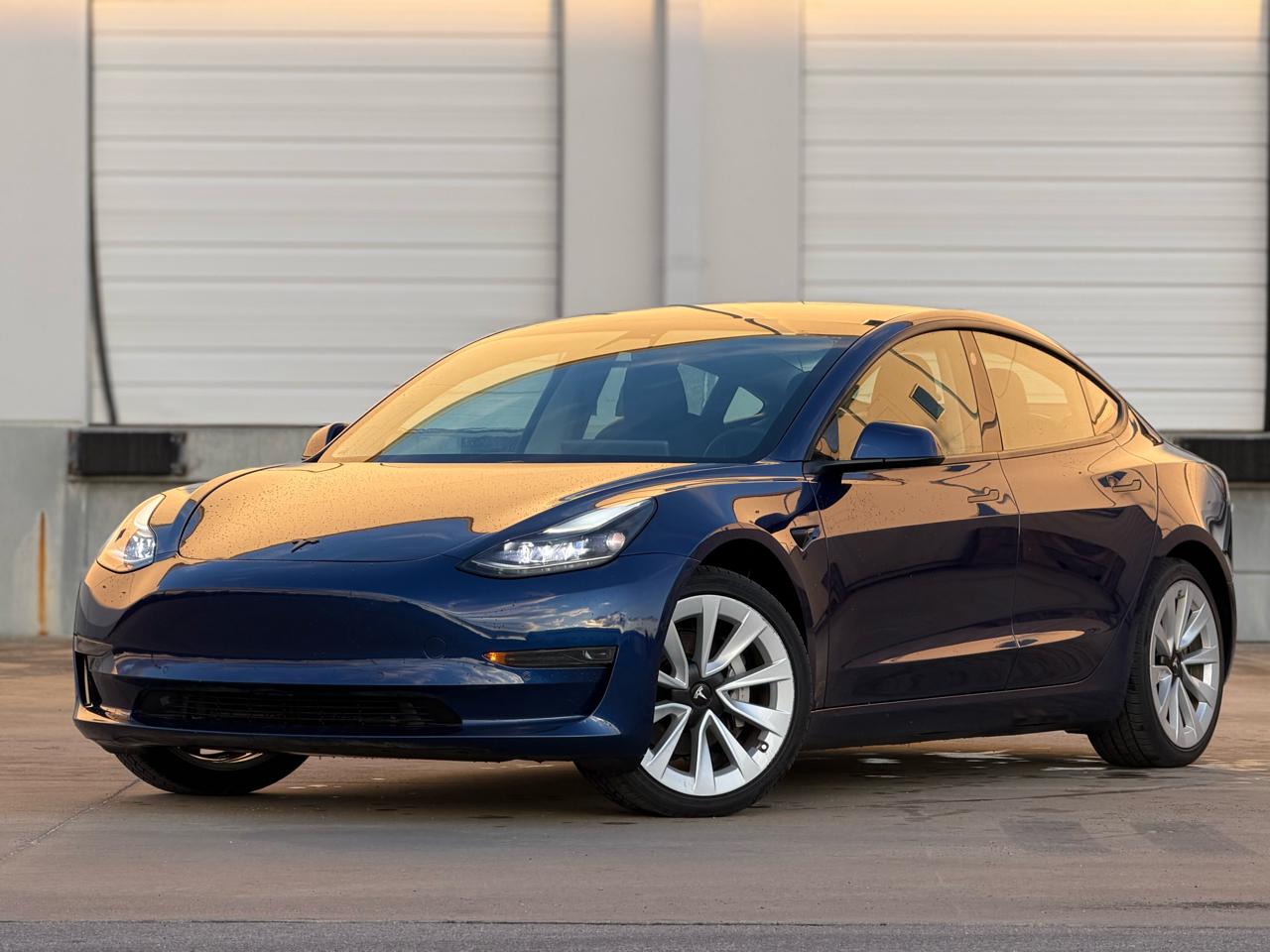 Tesla Model 3  2021