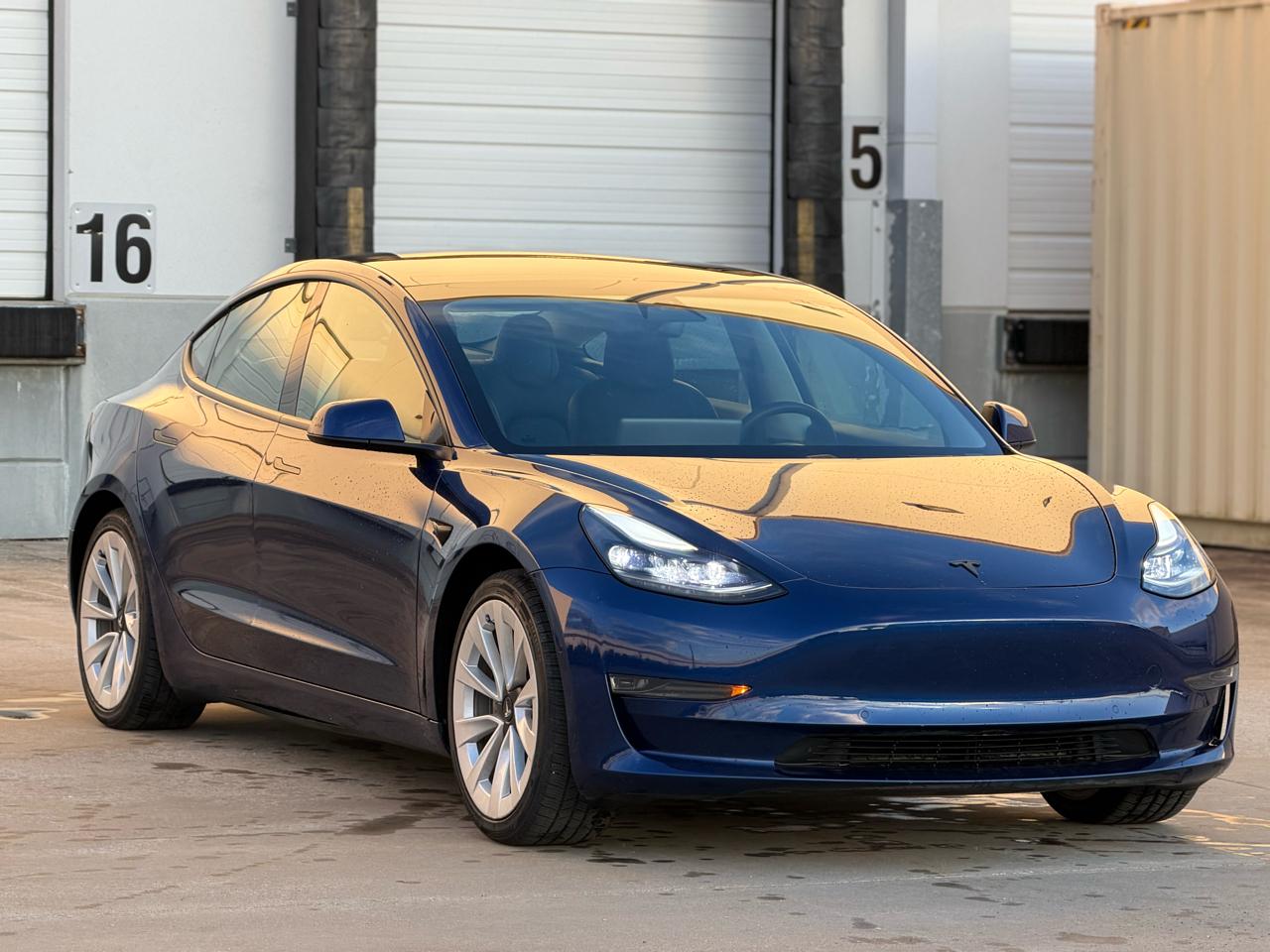 Tesla Model 3  2021