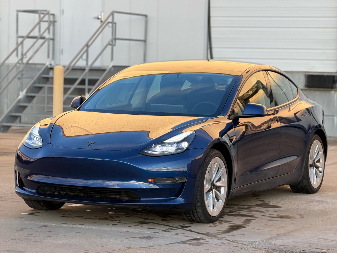 Tesla Model 3  2021