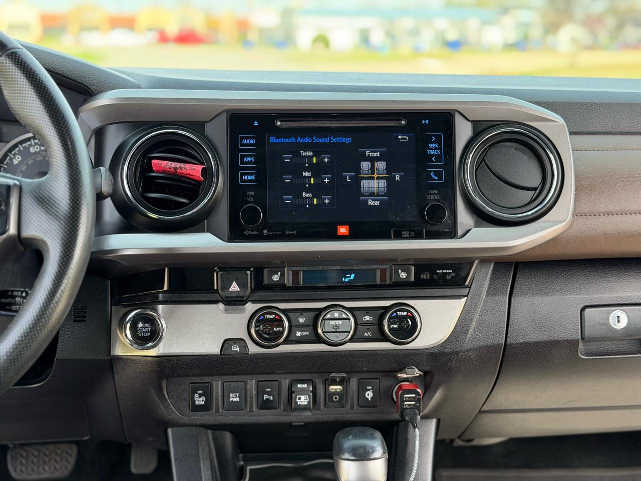 Toyota Tacoma Limited Double Cab V6 6AT 2WD 2018