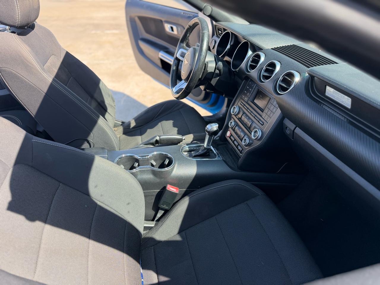 Ford Mustang V6 Convertible 2017