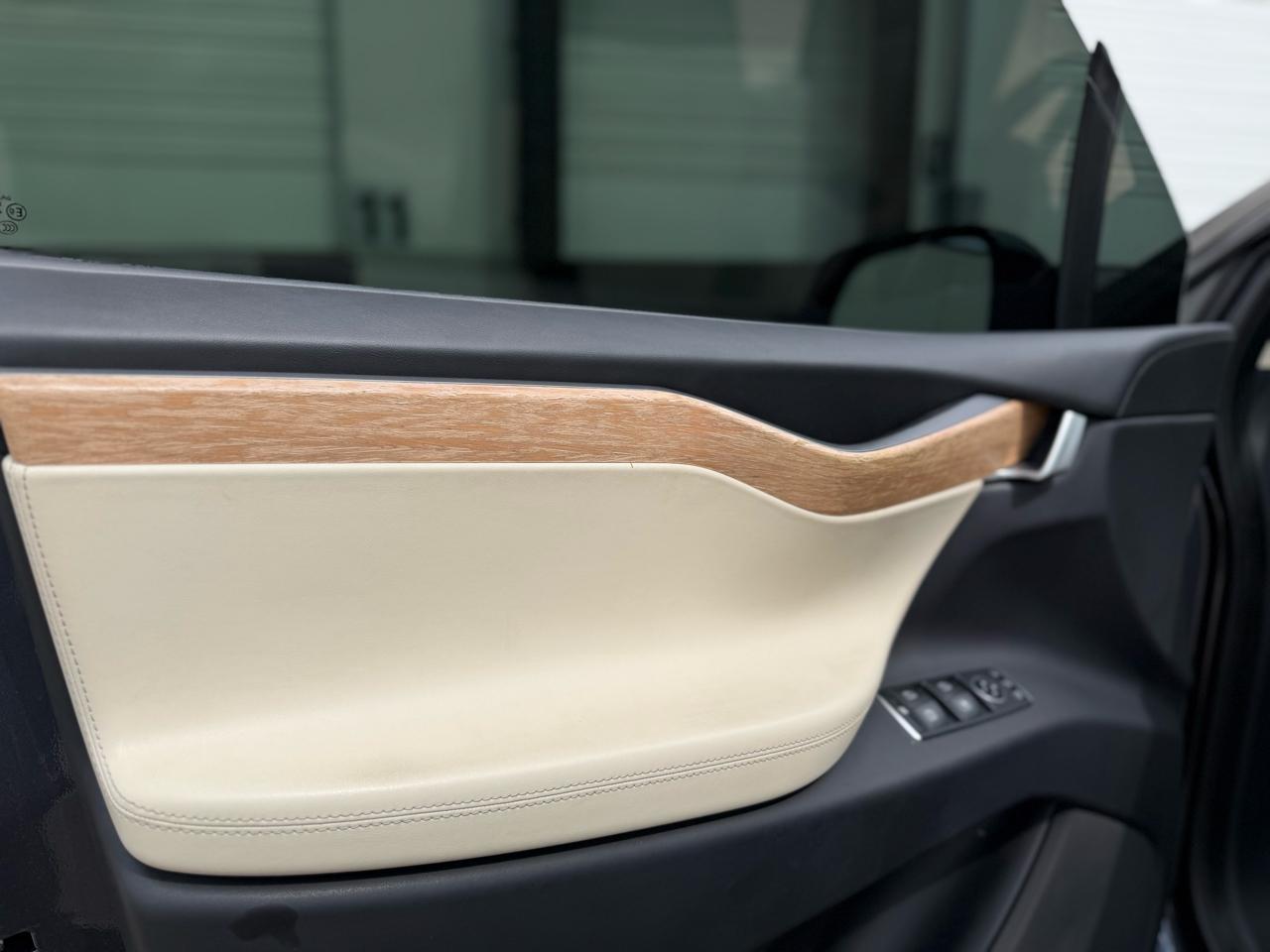 Tesla Model X 75D 2018