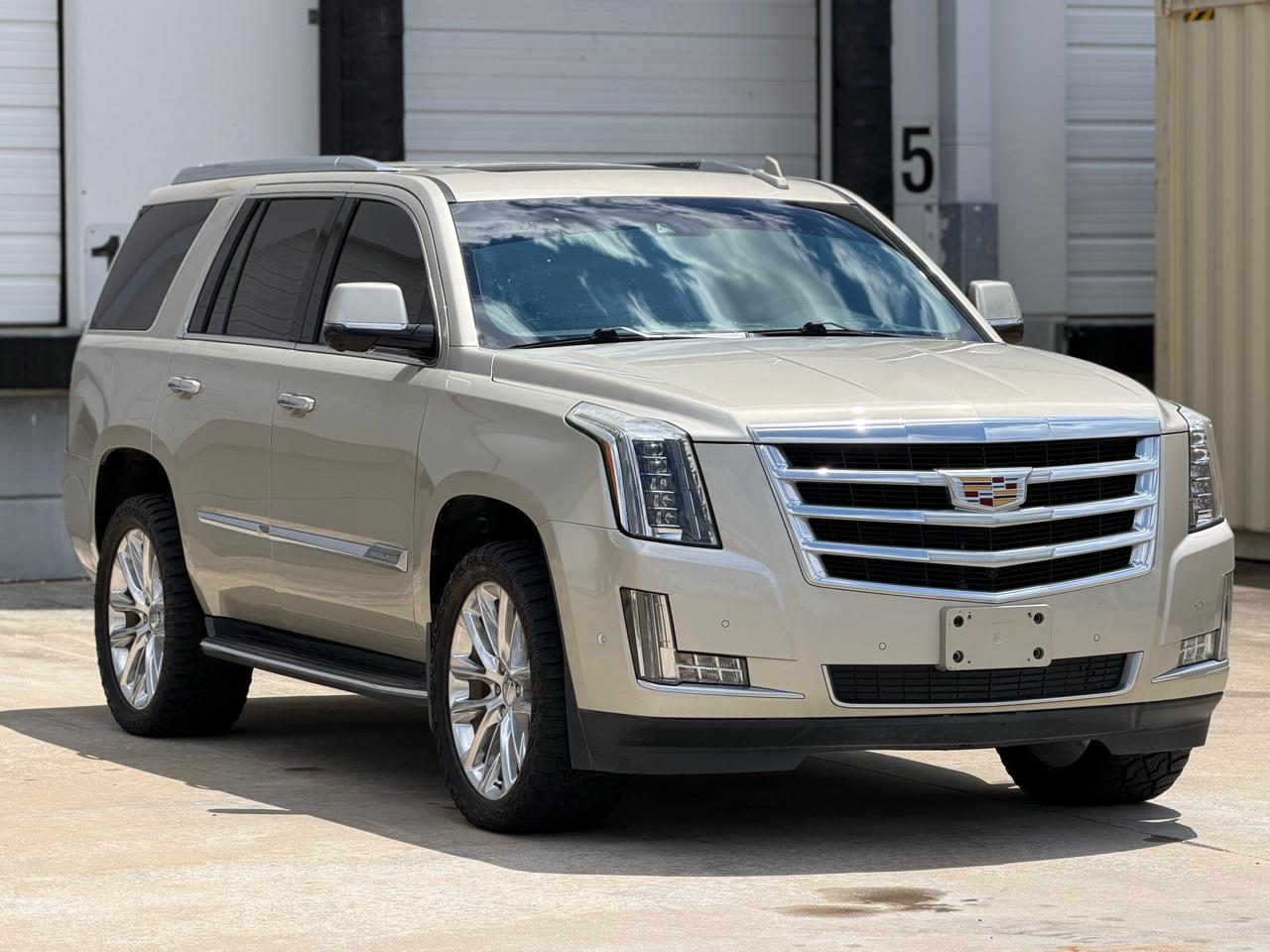Cadillac Escalade Luxury 4WD 2017