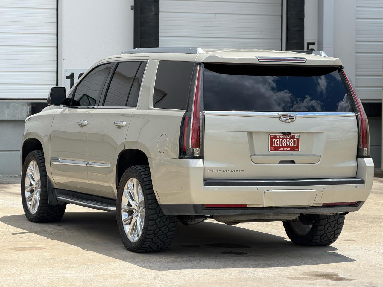 Cadillac Escalade Luxury 4WD 2017