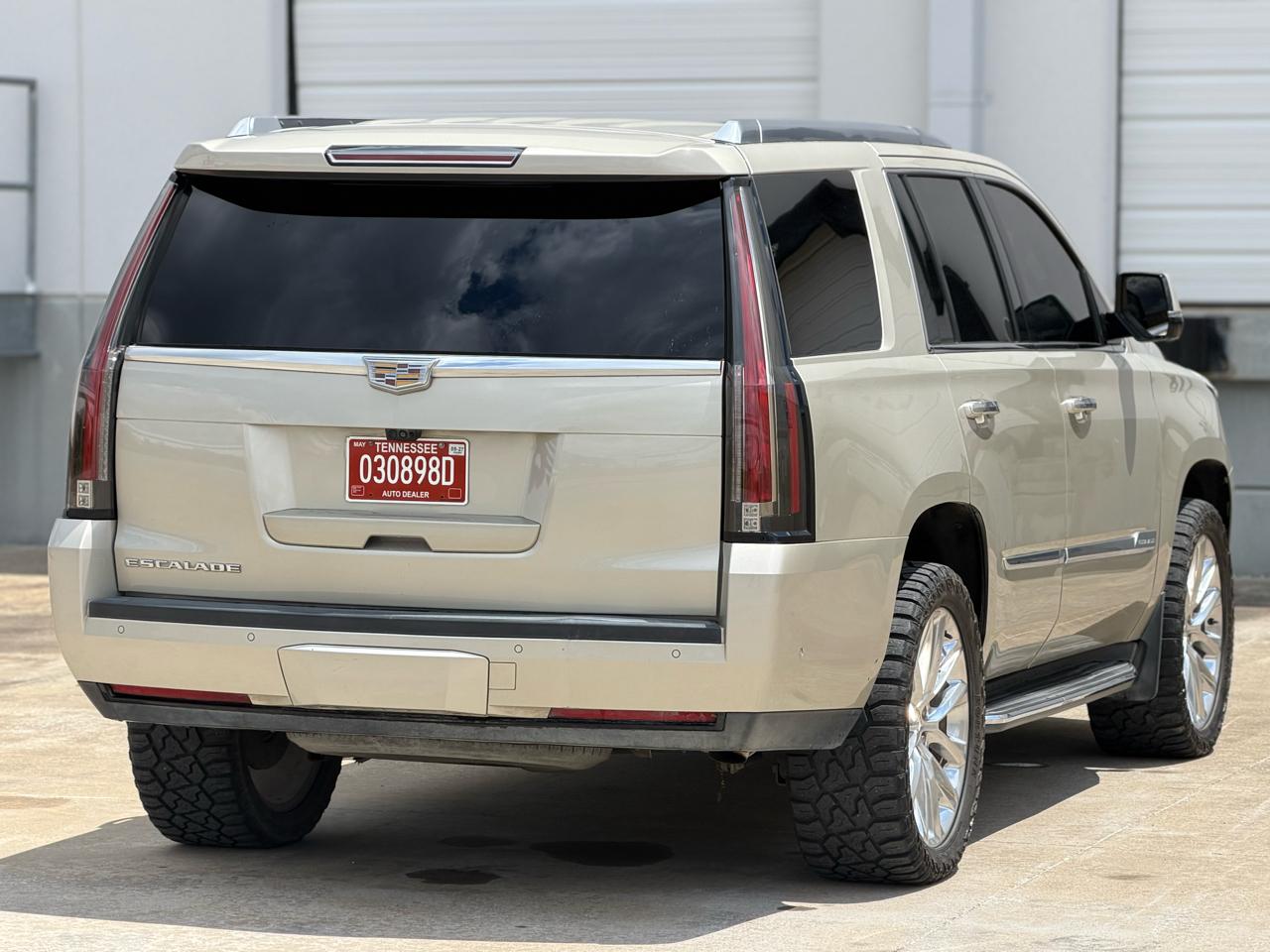 Cadillac Escalade Luxury 4WD 2017