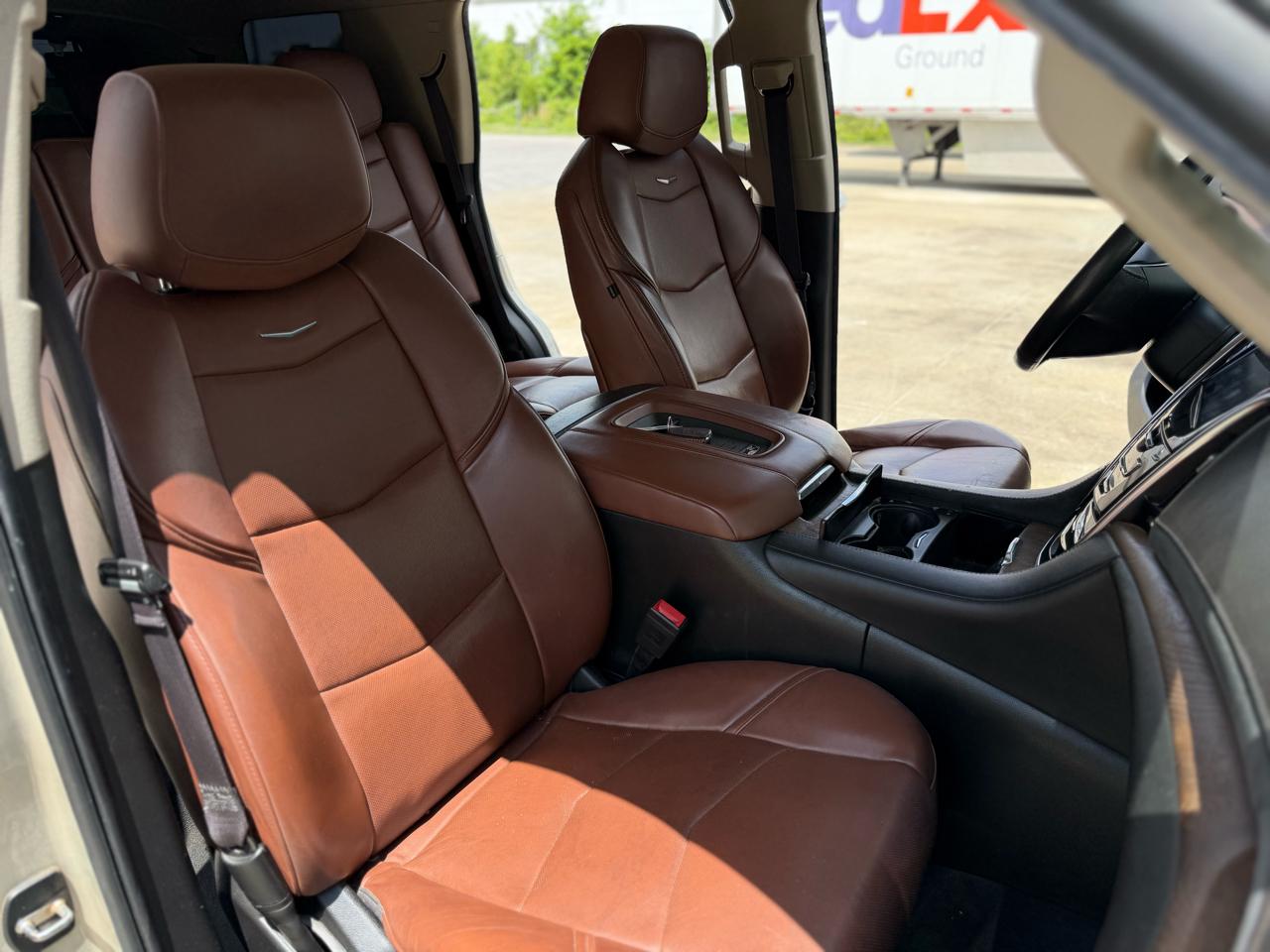 Cadillac Escalade Luxury 4WD 2017