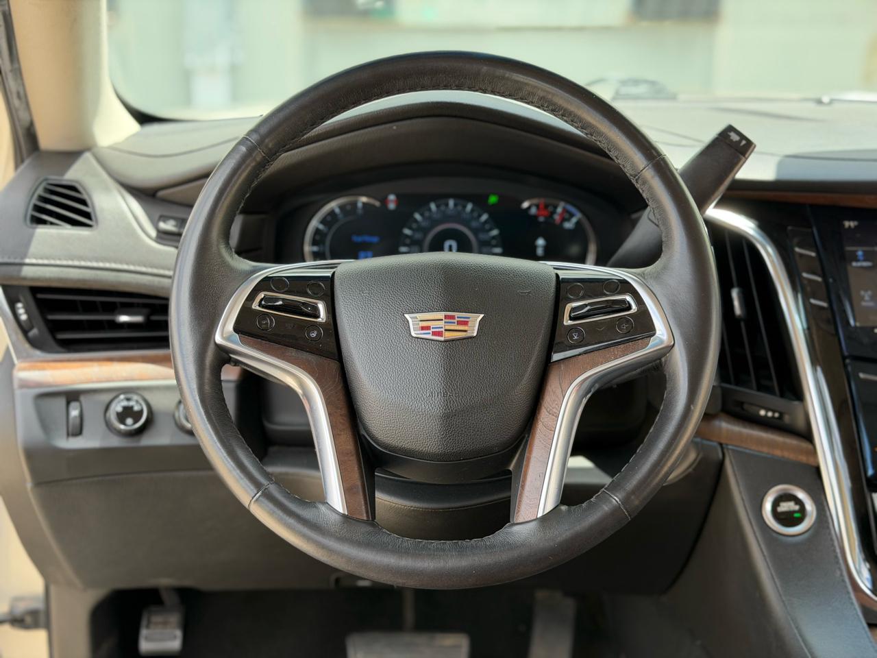 Cadillac Escalade Luxury 4WD 2017