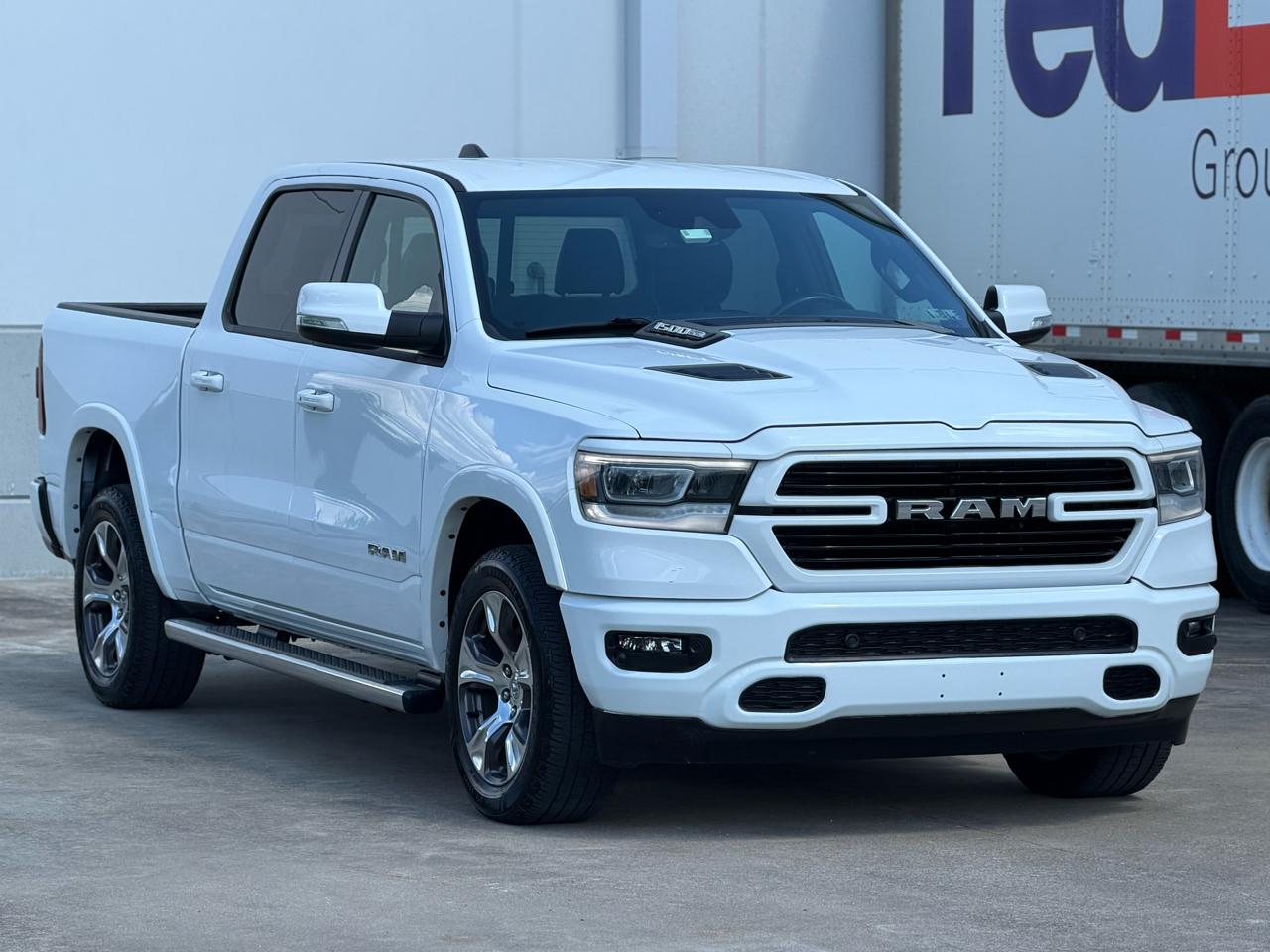 RAM 1500 Laramie Crew Cab SWB 4WD 2022