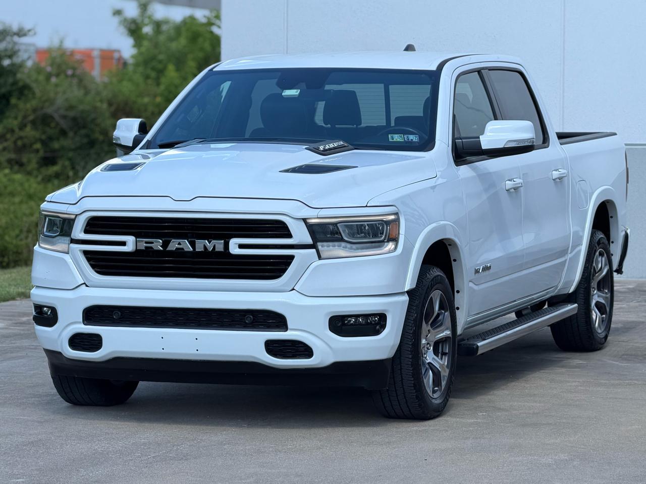 RAM 1500 Laramie Crew Cab SWB 4WD 2022