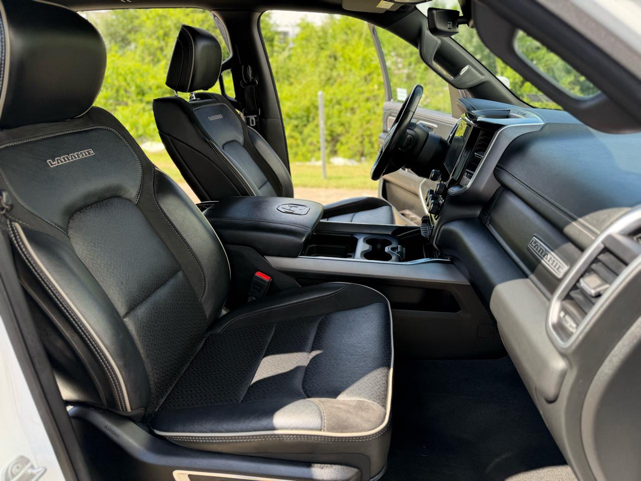 RAM 1500 Laramie Crew Cab SWB 4WD 2022