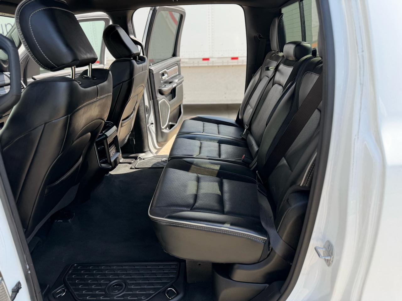 RAM 1500 Laramie Crew Cab SWB 4WD 2022