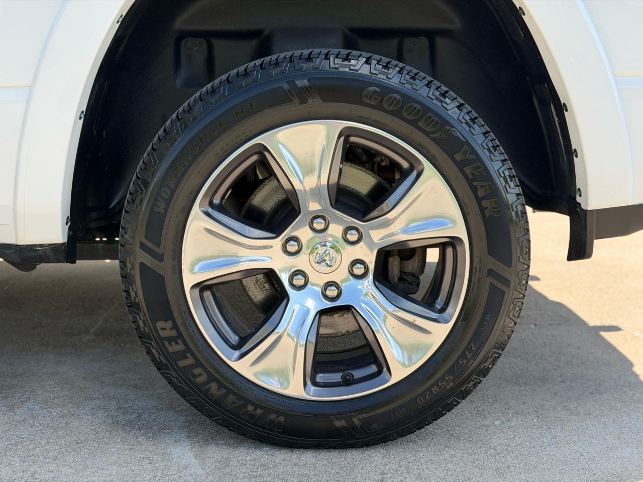 RAM 1500 Laramie Crew Cab SWB 4WD 2022
