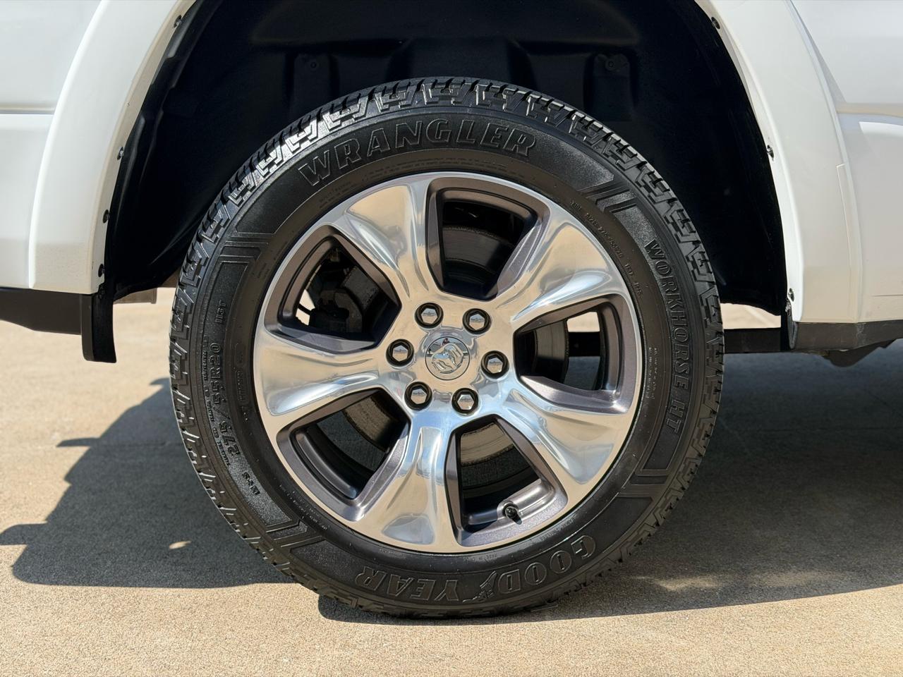 RAM 1500 Laramie Crew Cab SWB 4WD 2022
