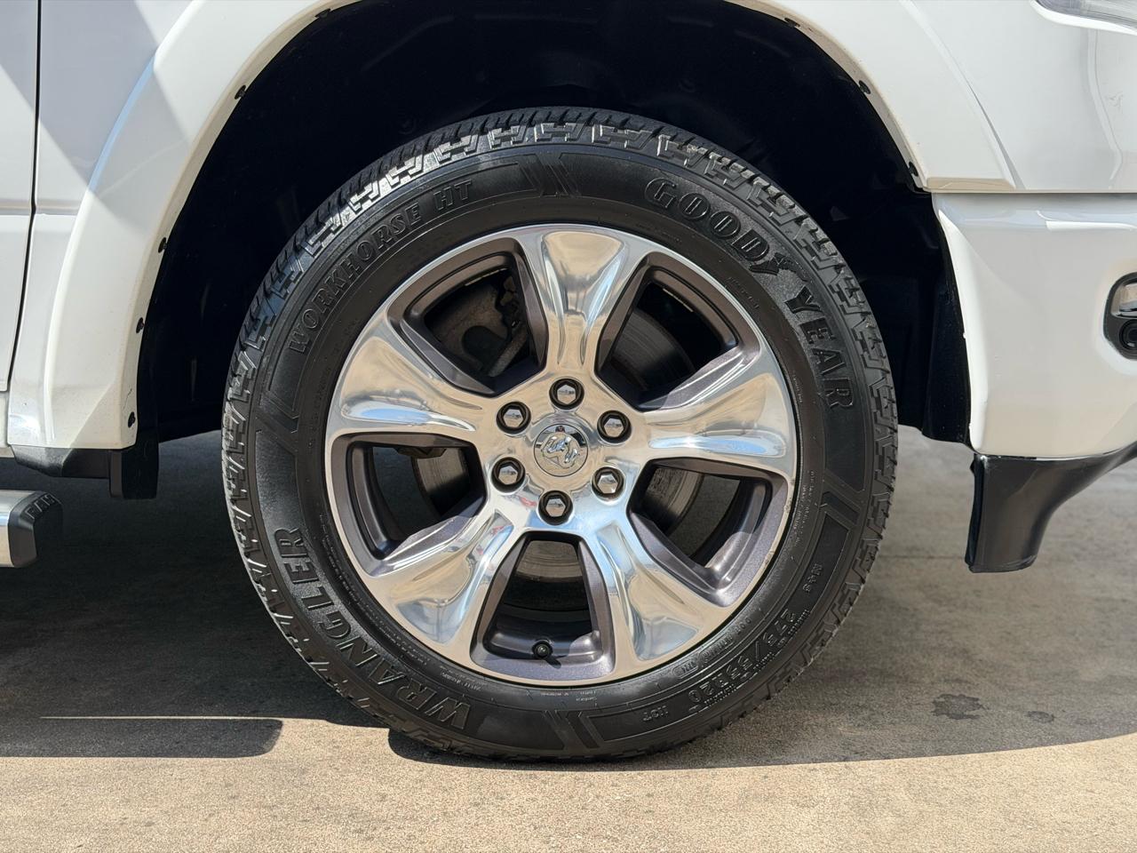 RAM 1500 Laramie Crew Cab SWB 4WD 2022
