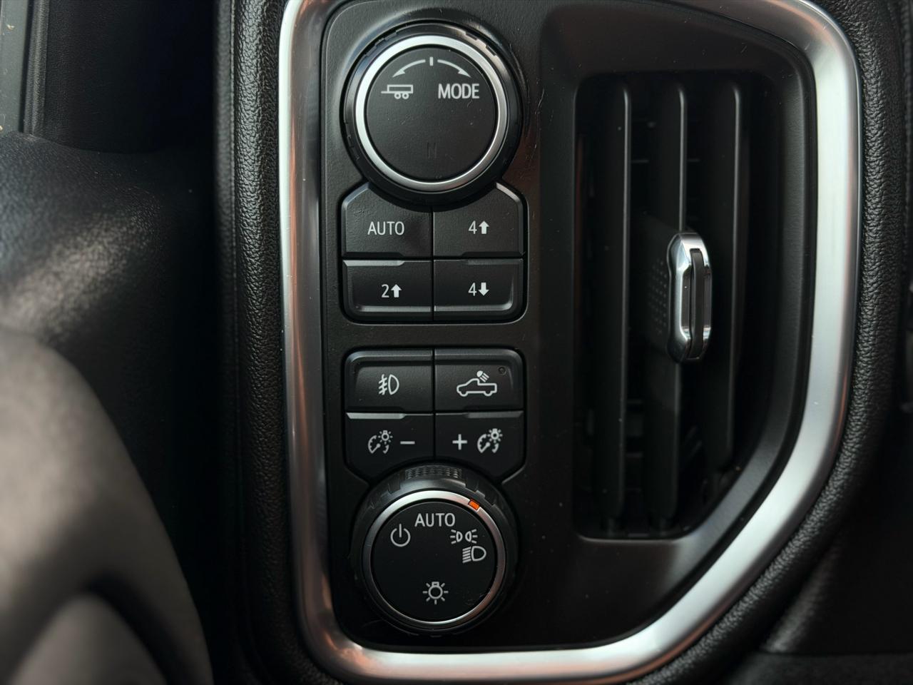 Chevrolet Silverado 1500 LT Trail Boss Crew Cab 4WD 2020
