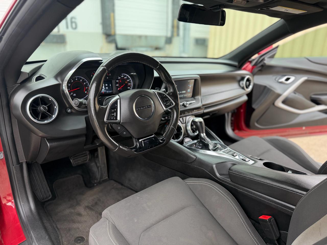 2018 Chevrolet Camaro 1LT - Photo 9