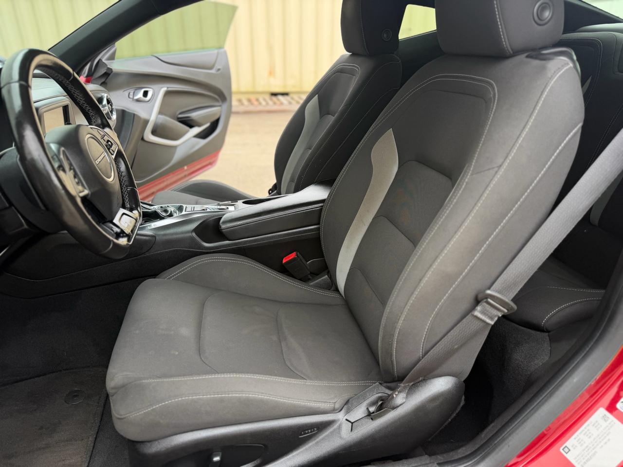 2018 Chevrolet Camaro 1LT - Photo 11