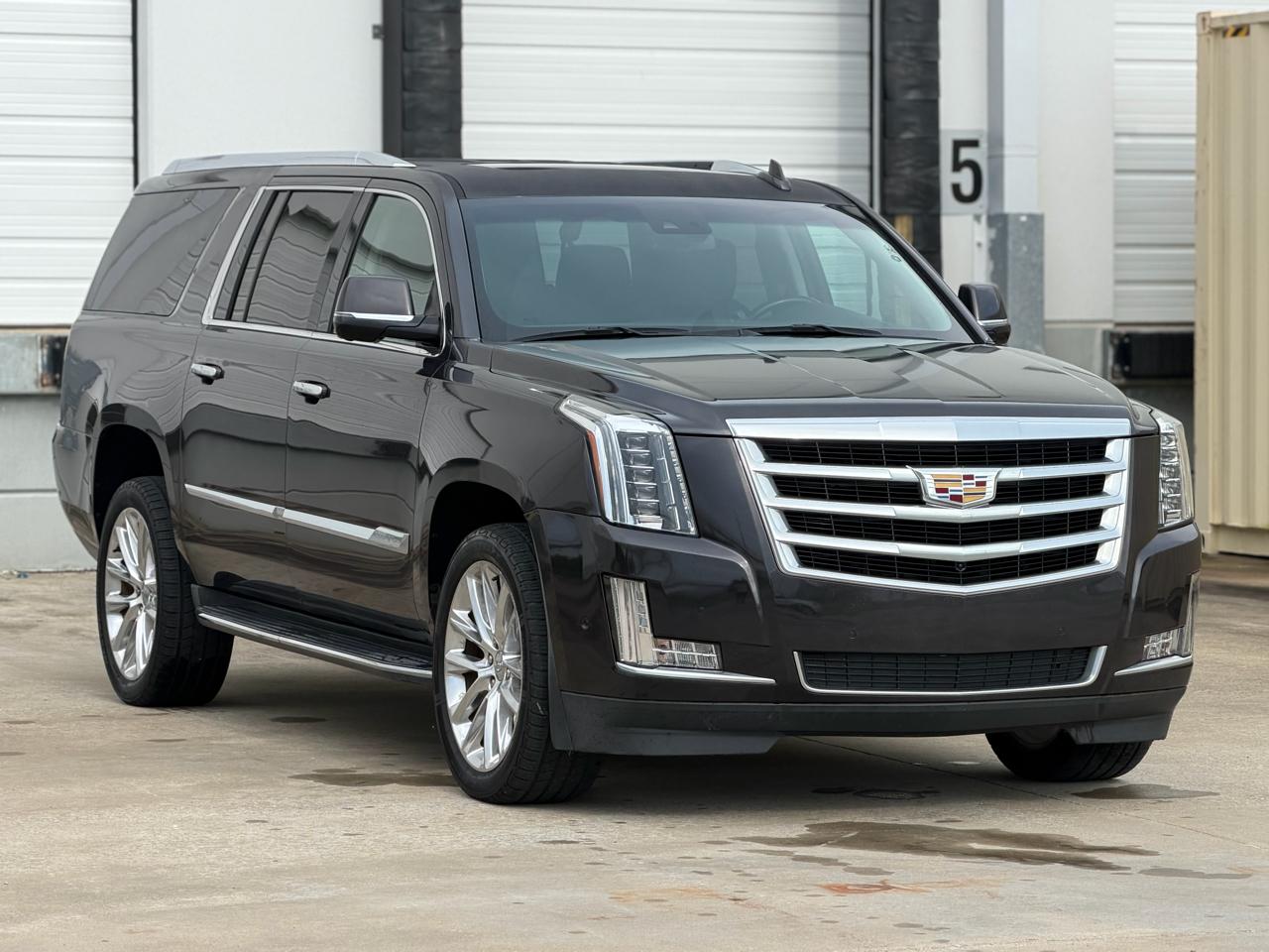 Cadillac Escalade ESV 2WD Luxury 2017