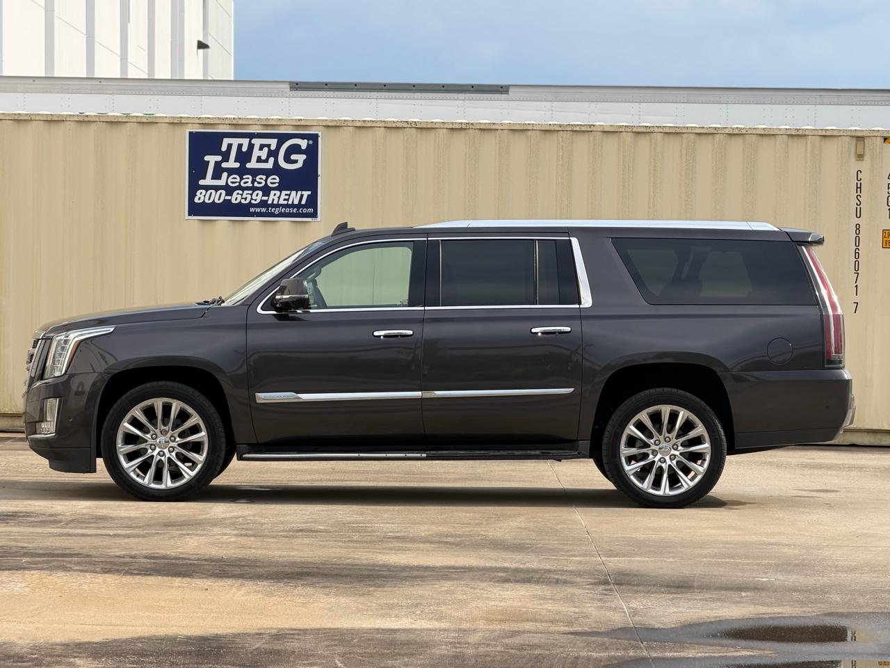 Cadillac Escalade ESV 2WD Luxury 2017
