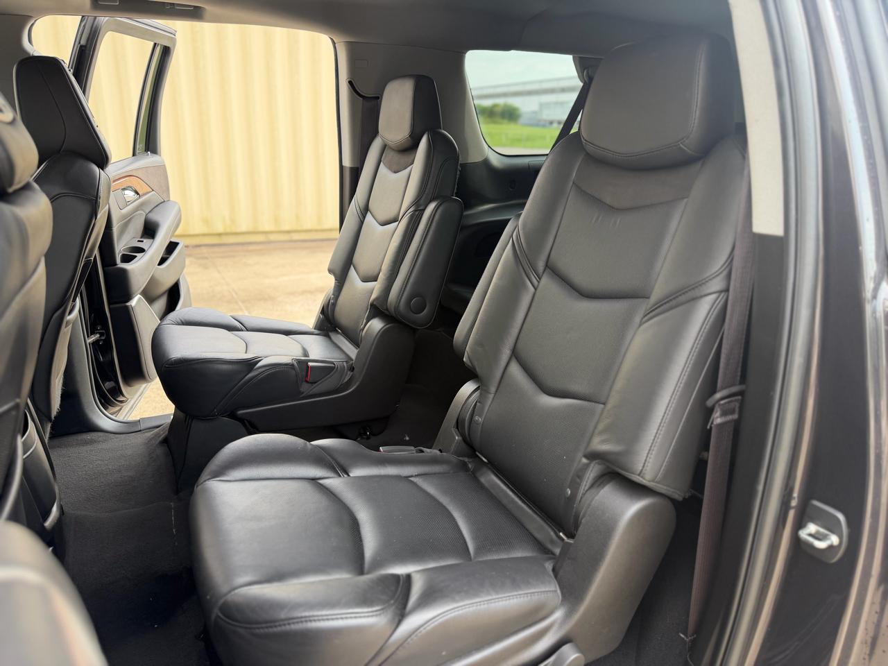 Cadillac Escalade ESV 2WD Luxury 2017