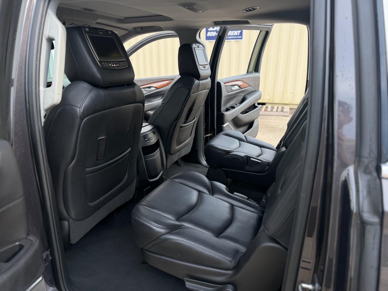 Cadillac Escalade ESV 2WD Luxury 2017