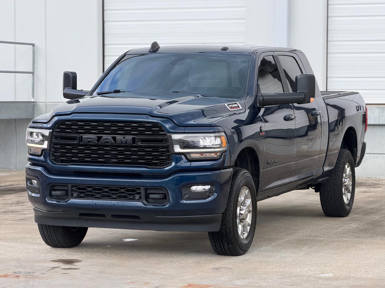 RAM 2500 SLT Mega Cab 4WD 2022