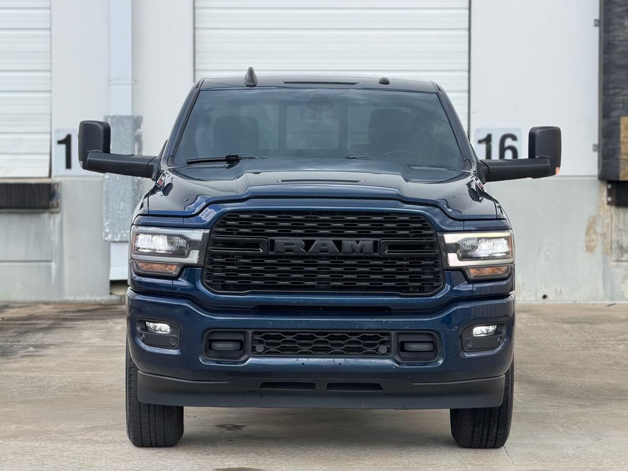 RAM 2500 SLT Mega Cab 4WD 2022