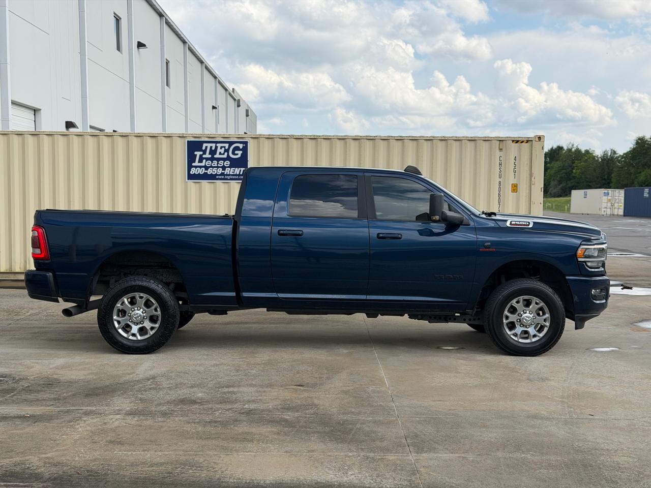 RAM 2500 SLT Mega Cab 4WD 2022