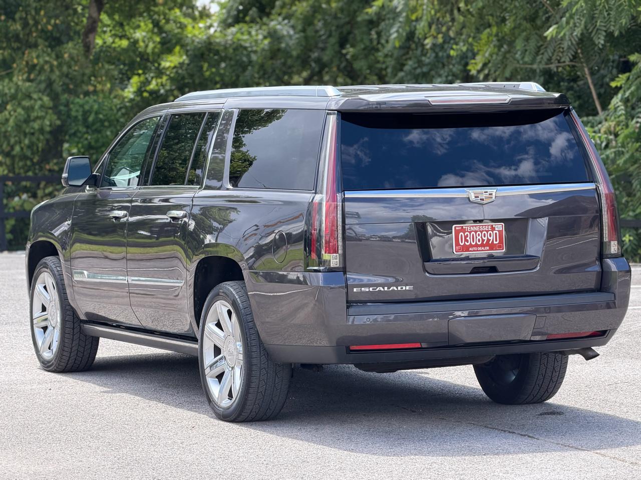Cadillac Escalade ESV Premium 4WD 2016