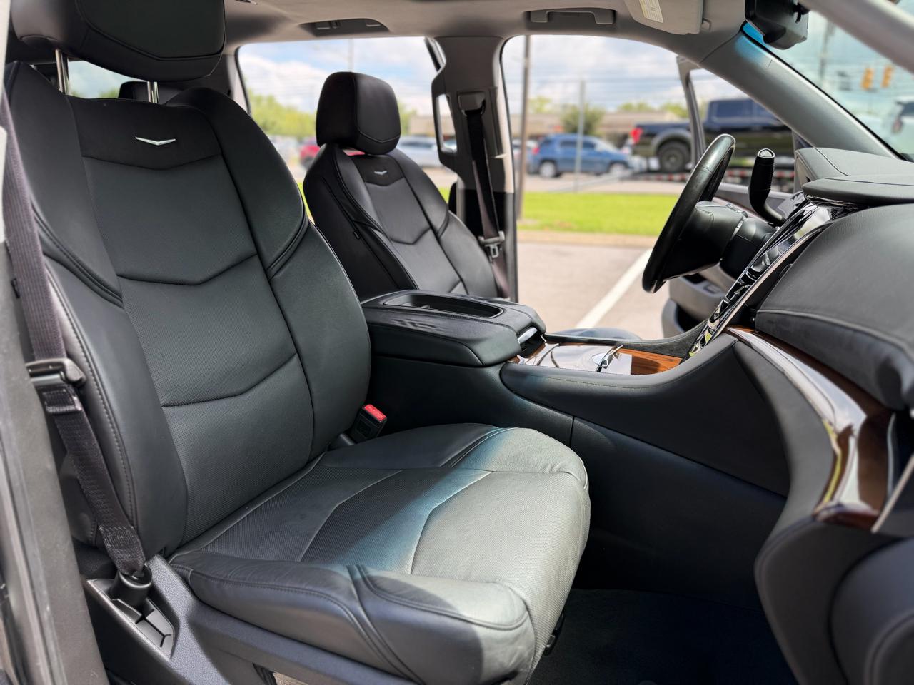 Cadillac Escalade ESV Premium 4WD 2016