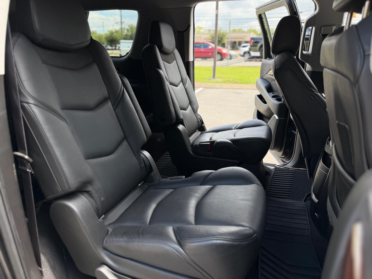 Cadillac Escalade ESV Premium 4WD 2016