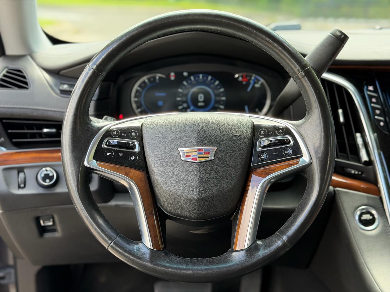 Cadillac Escalade ESV Premium 4WD 2016