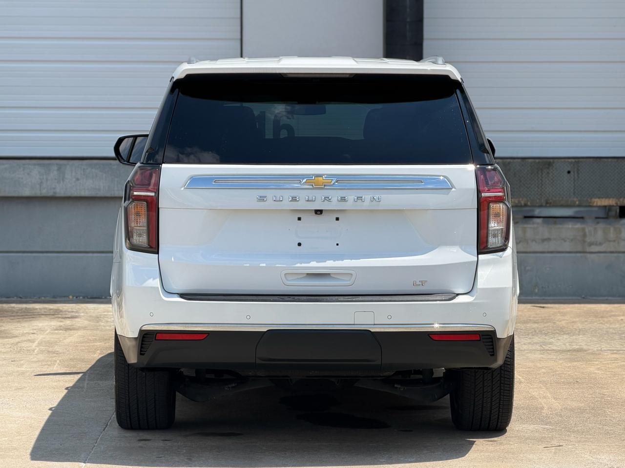 2022 Chevrolet Suburban LT - Photo 6