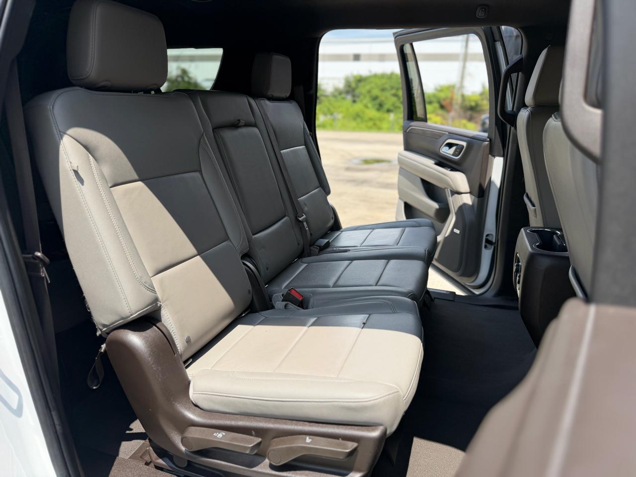 2022 Chevrolet Suburban LT - Photo 10