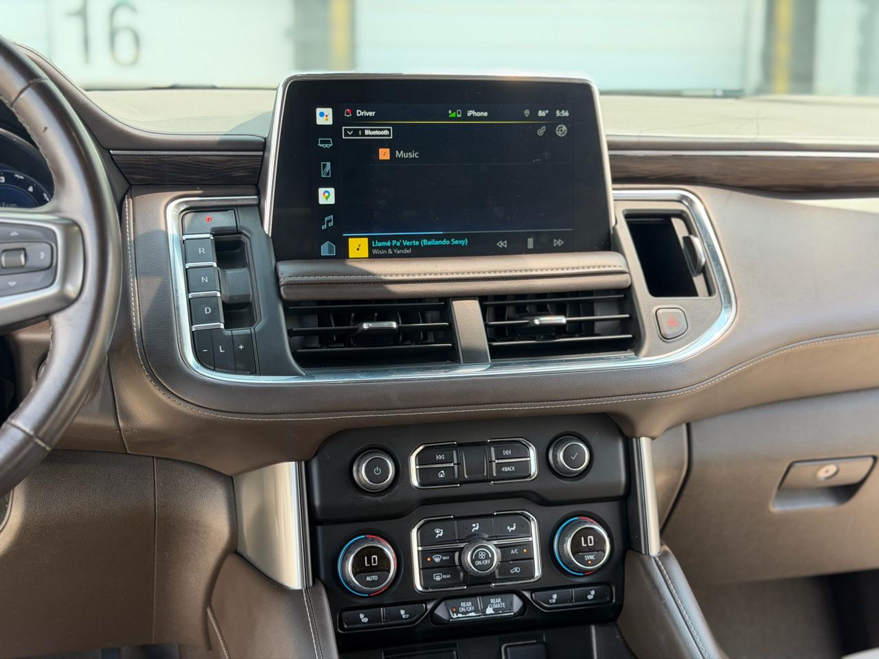 2022 Chevrolet Suburban LT - Photo 14