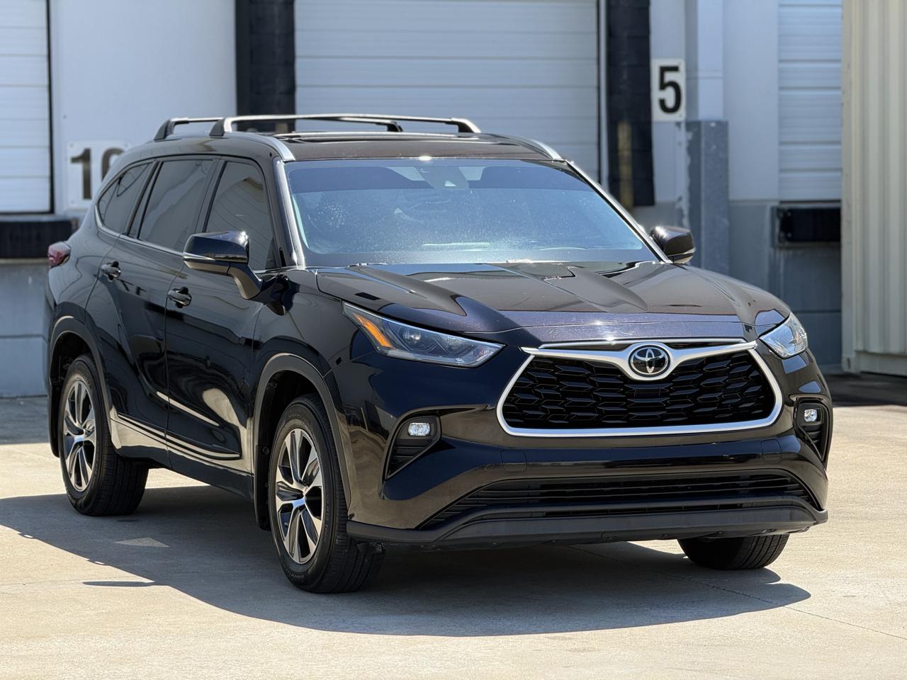 Toyota Highlander XLE FWD V6 2021
