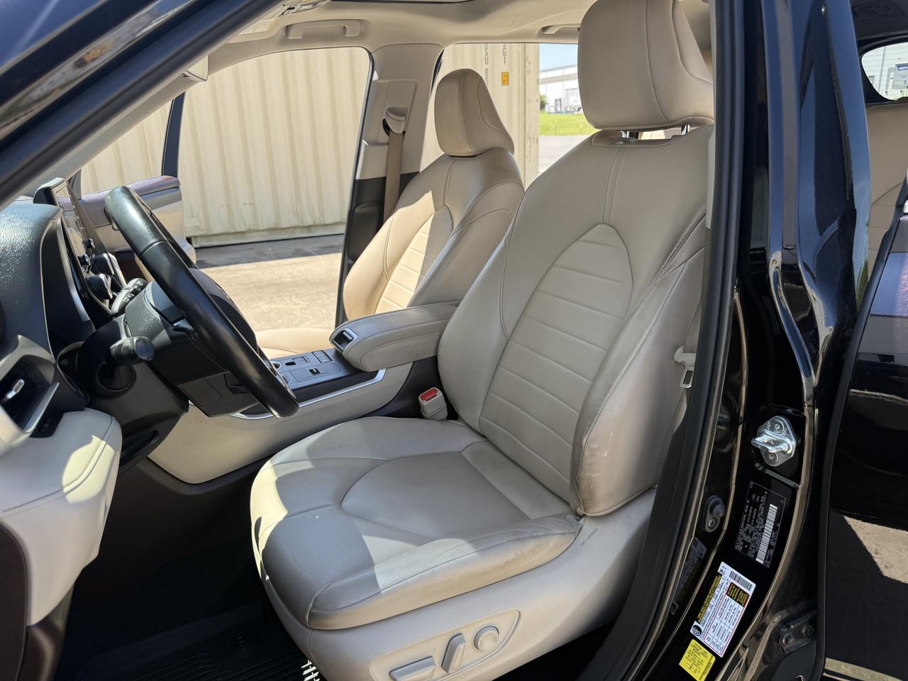 Toyota Highlander XLE FWD V6 2021