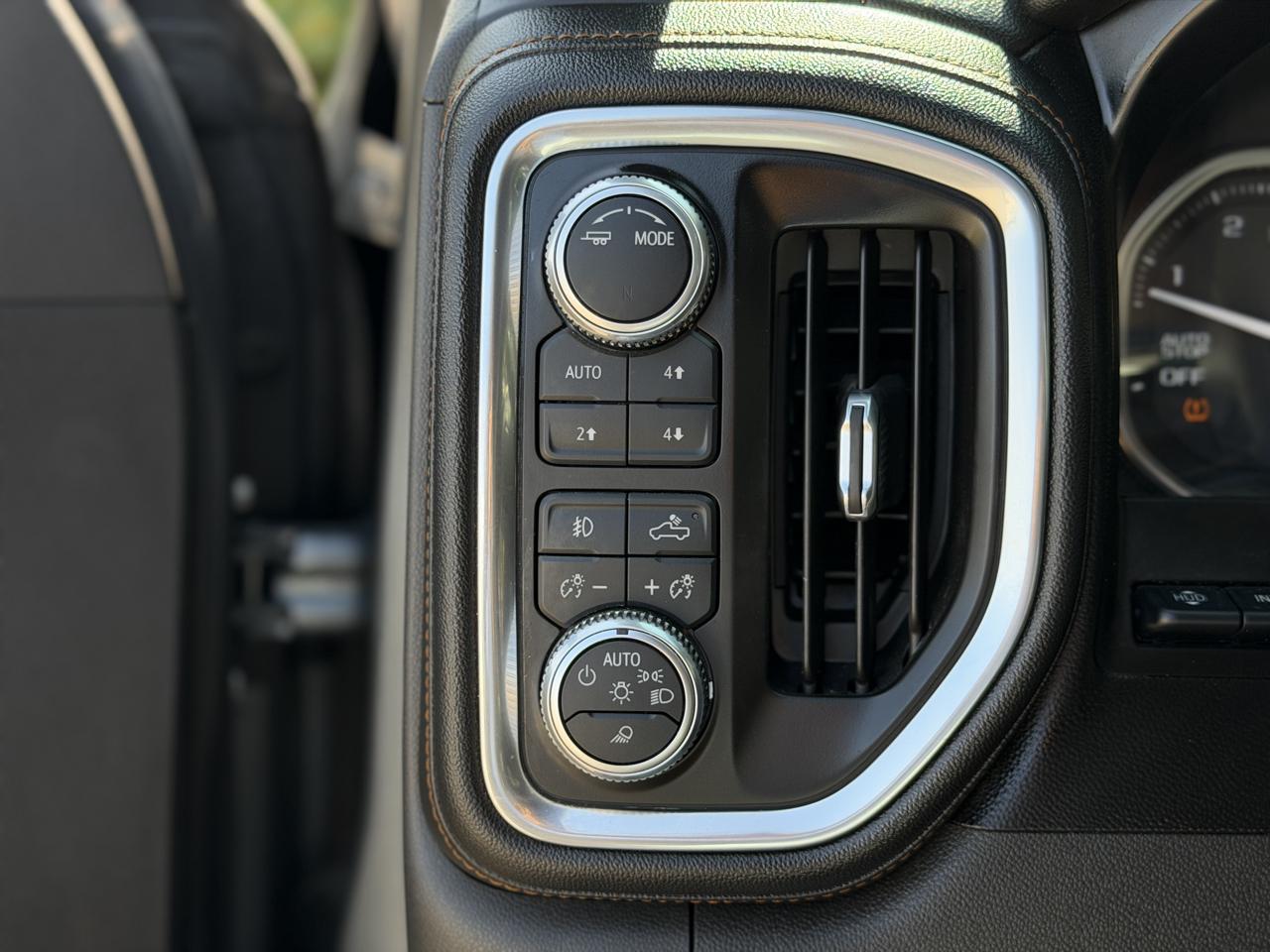 GMC Sierra 1500 AT4 Crew Cab Short Box 4WD 2020