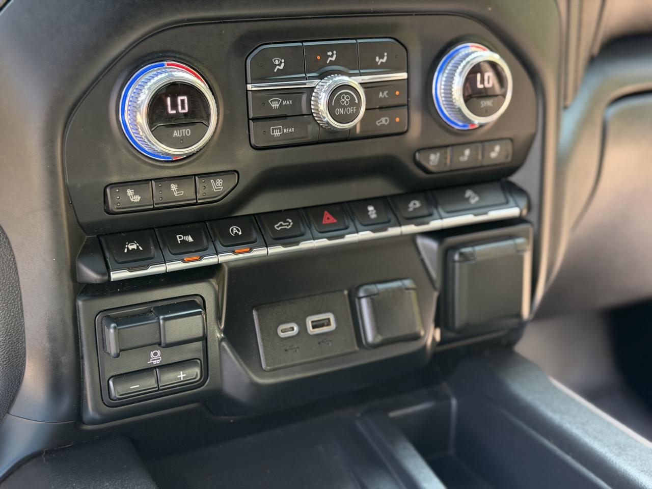 GMC Sierra 1500 AT4 Crew Cab Short Box 4WD 2020
