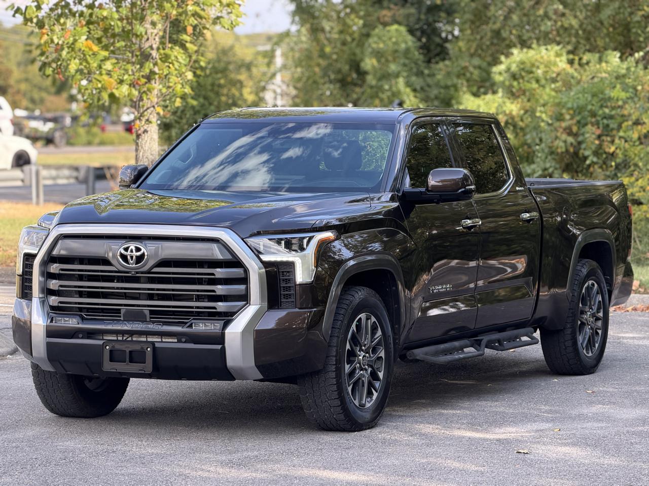 Toyota Tundra Limited CrewMax 4WD Long Bed 2022