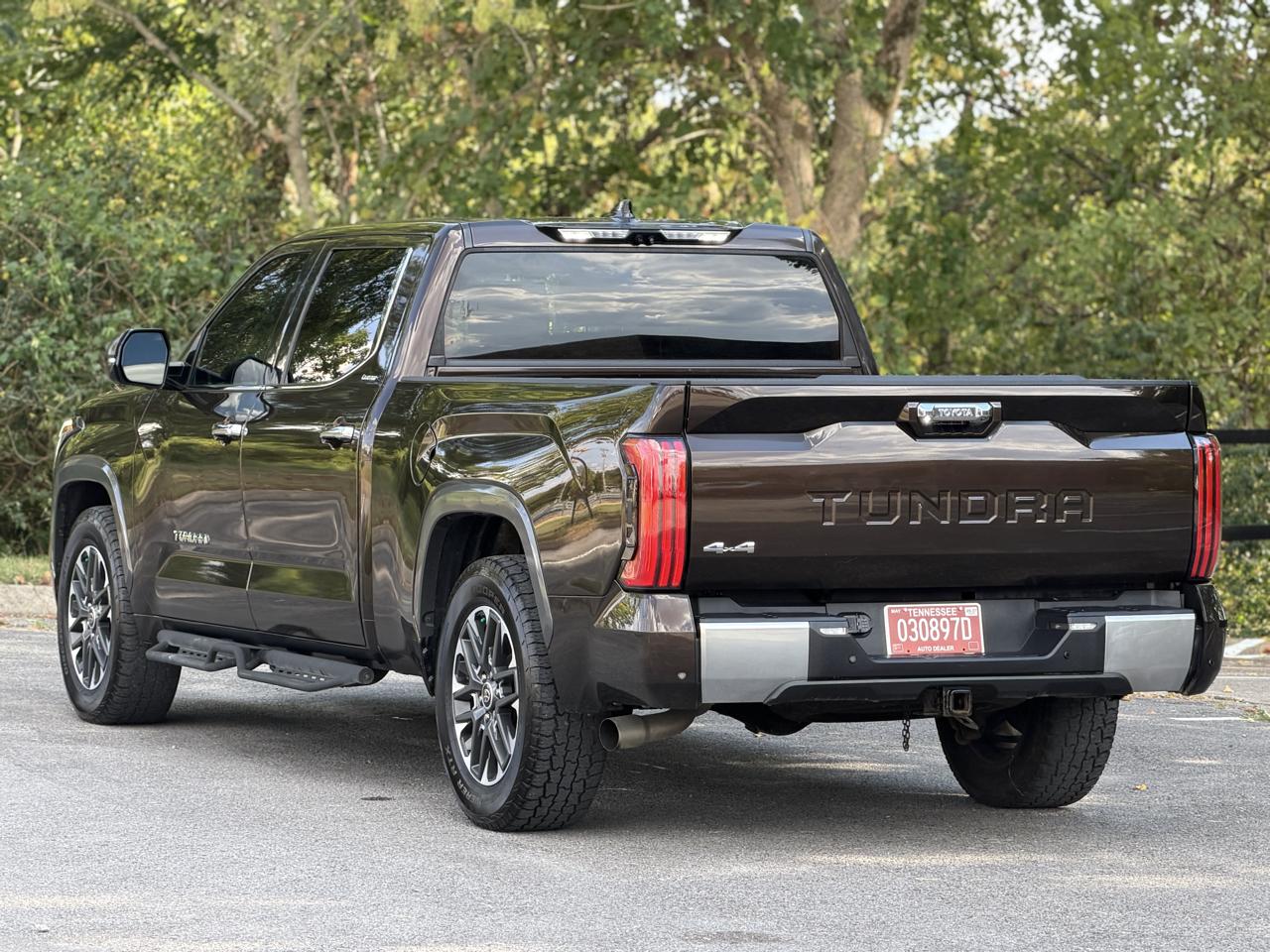 Toyota Tundra Limited CrewMax 4WD Long Bed 2022